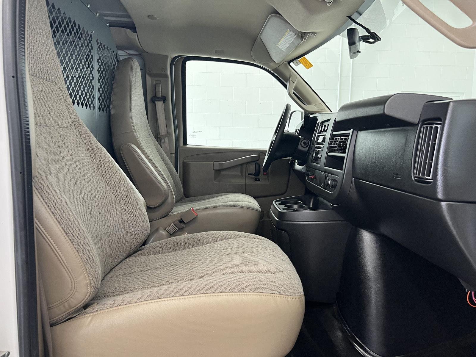 Used 2018 Summit White GMC Work Van image 23