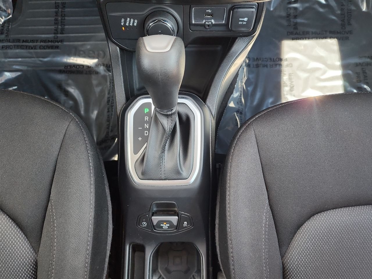 Used 2023 Black Clearcoat Jeep Latitude image 19