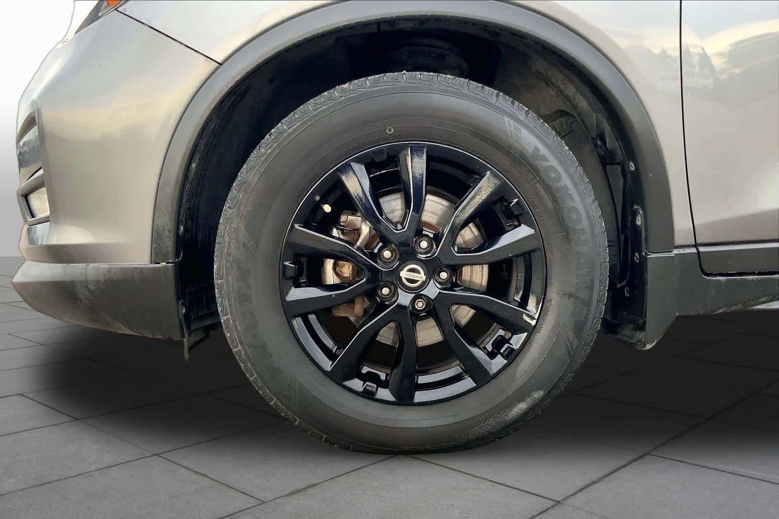 Used 2018 Gun Metallic Nissan SV image 11