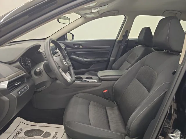 Used 2025 Super Black Clearcoat Nissan 2.5 SV image 19