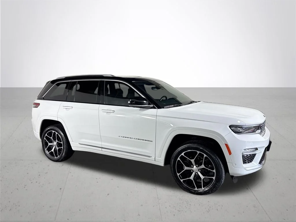 Used 2022 White Jeep Summit Reserve 4xe image 4
