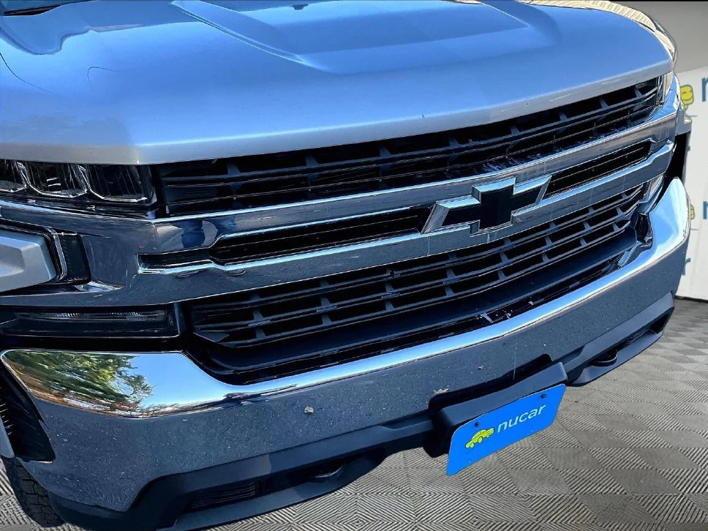 Used 2019 Silver Ice Metallic Chevrolet LT image 33