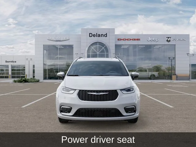 New 2026 Bright White Clear-Coat Exterior Paint Chrysler Pinnacle image 7