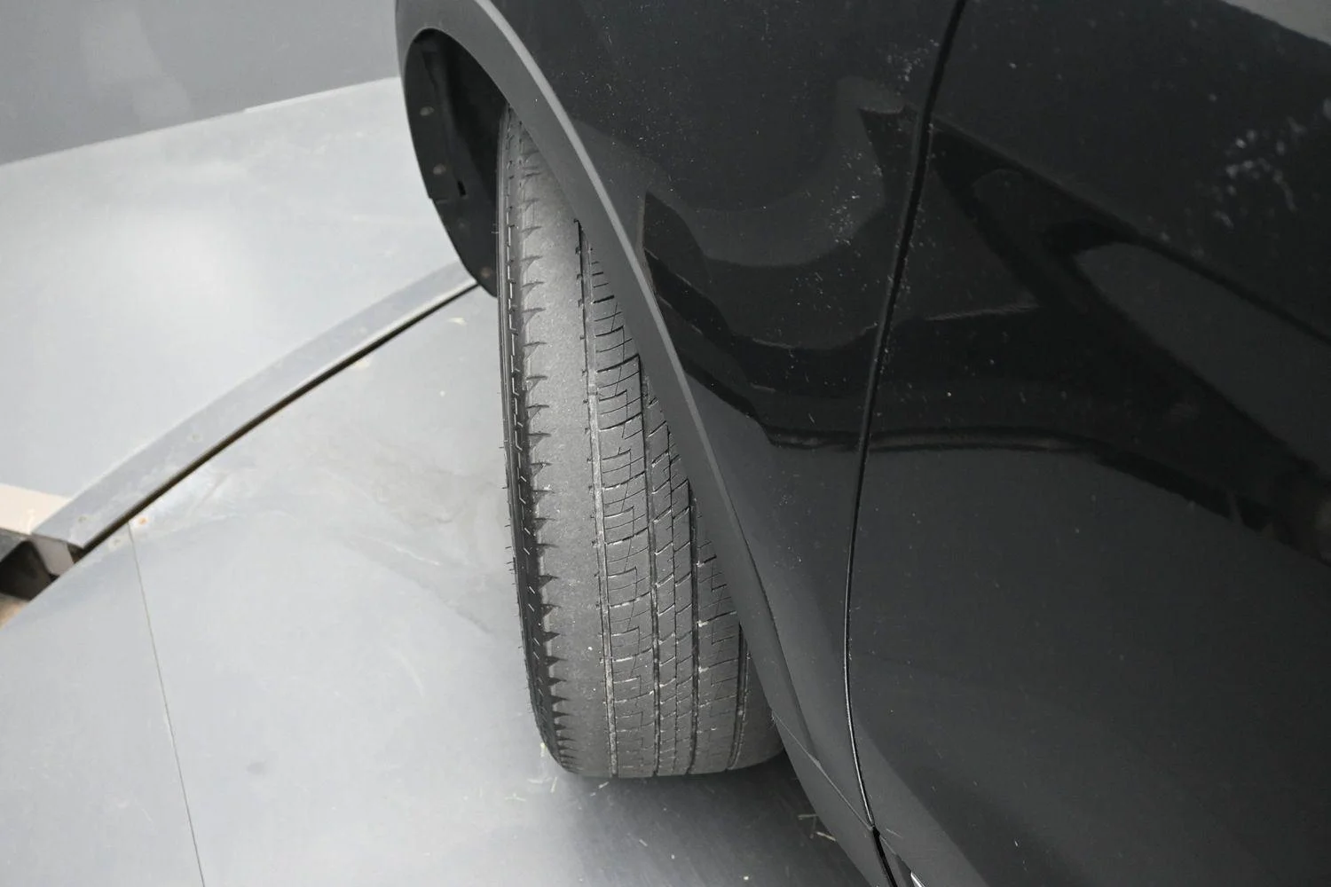 Used 2015 Tuxedo Black Metallic Ford Limited image 5