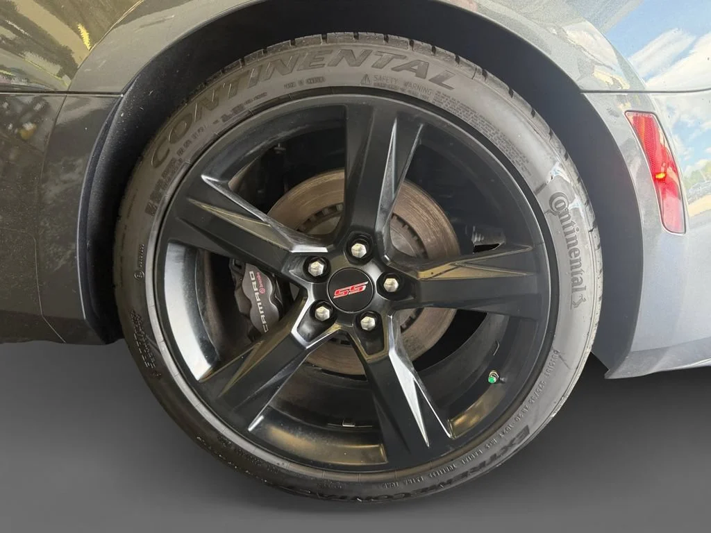 Used 2018 NIGHTFALL GRAY METALLIC Chevrolet 2SS image 17