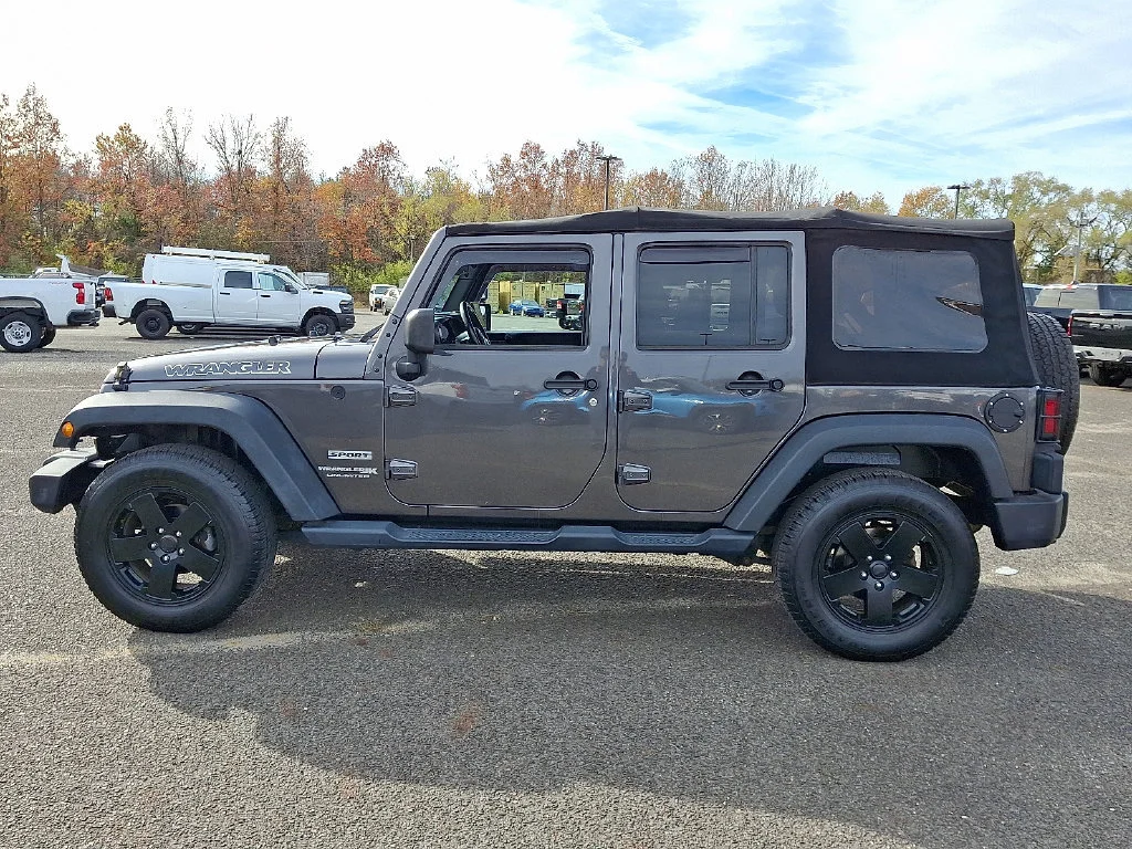 Used 2018 Gray Jeep Sport S 4x4 image 7