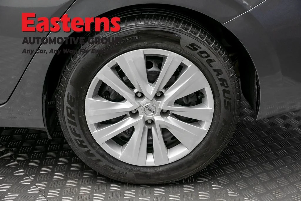 Used 2024 Gray Nissan S image 8