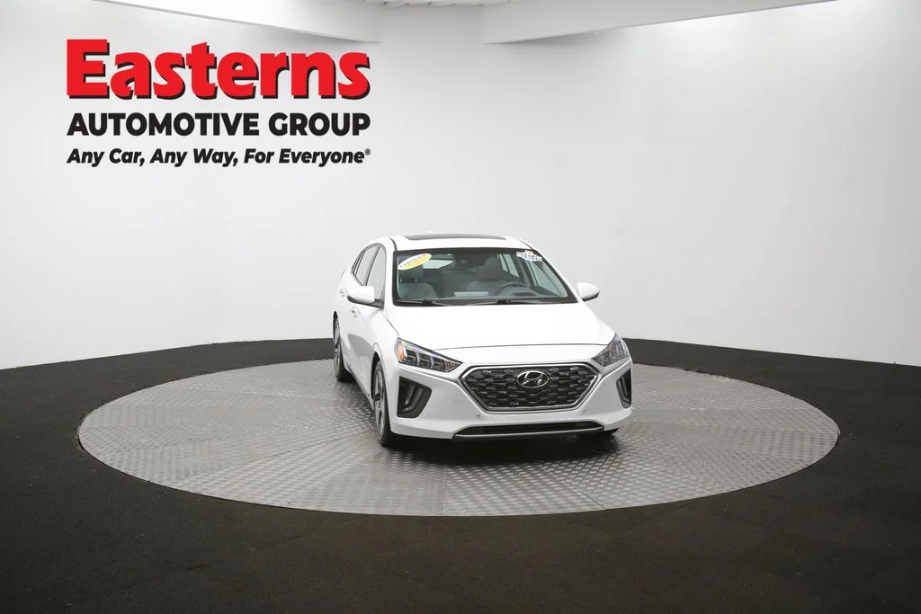 Used 2022 White Hyundai Limited image 52
