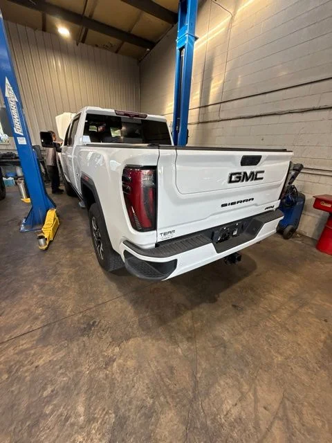 Used 2024 White GMC AT4 image 13