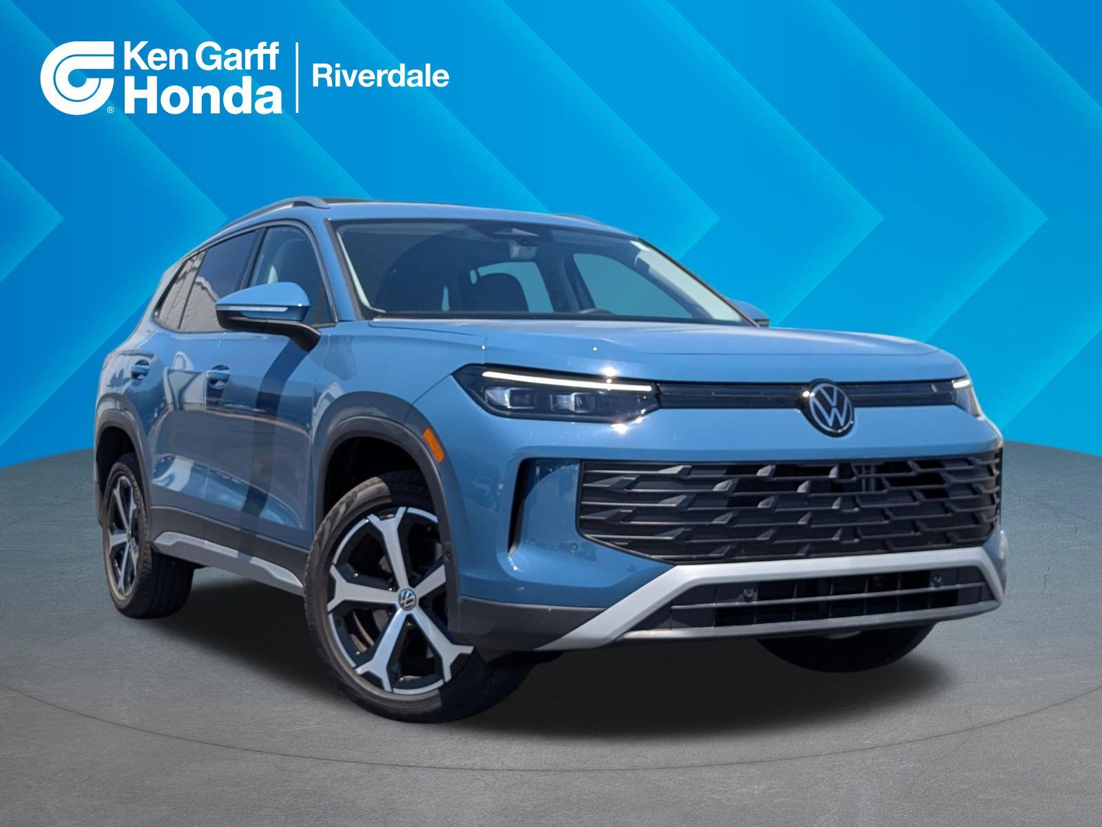 2025 Volkswagen Tiguan 2.0T SE 4Motion's photo