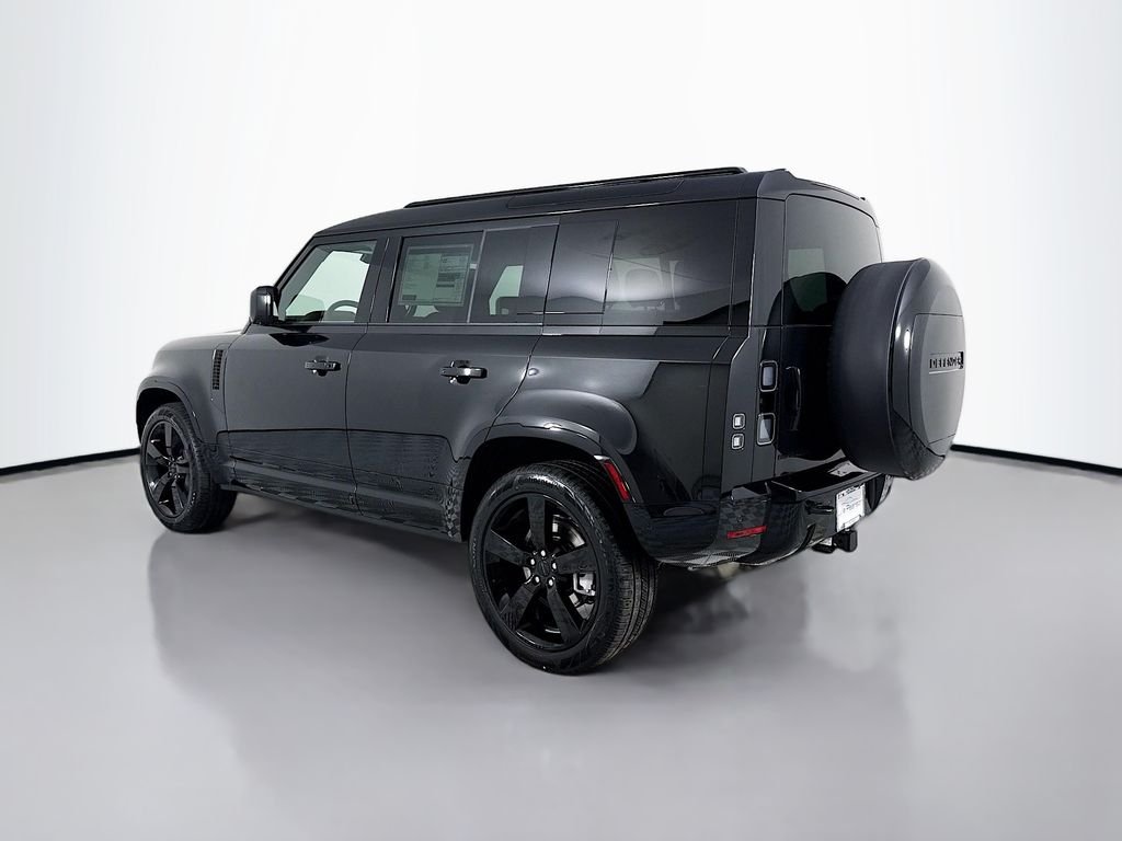 New 2026 Santorini Black Land Rover X-Dynamic SE image 3