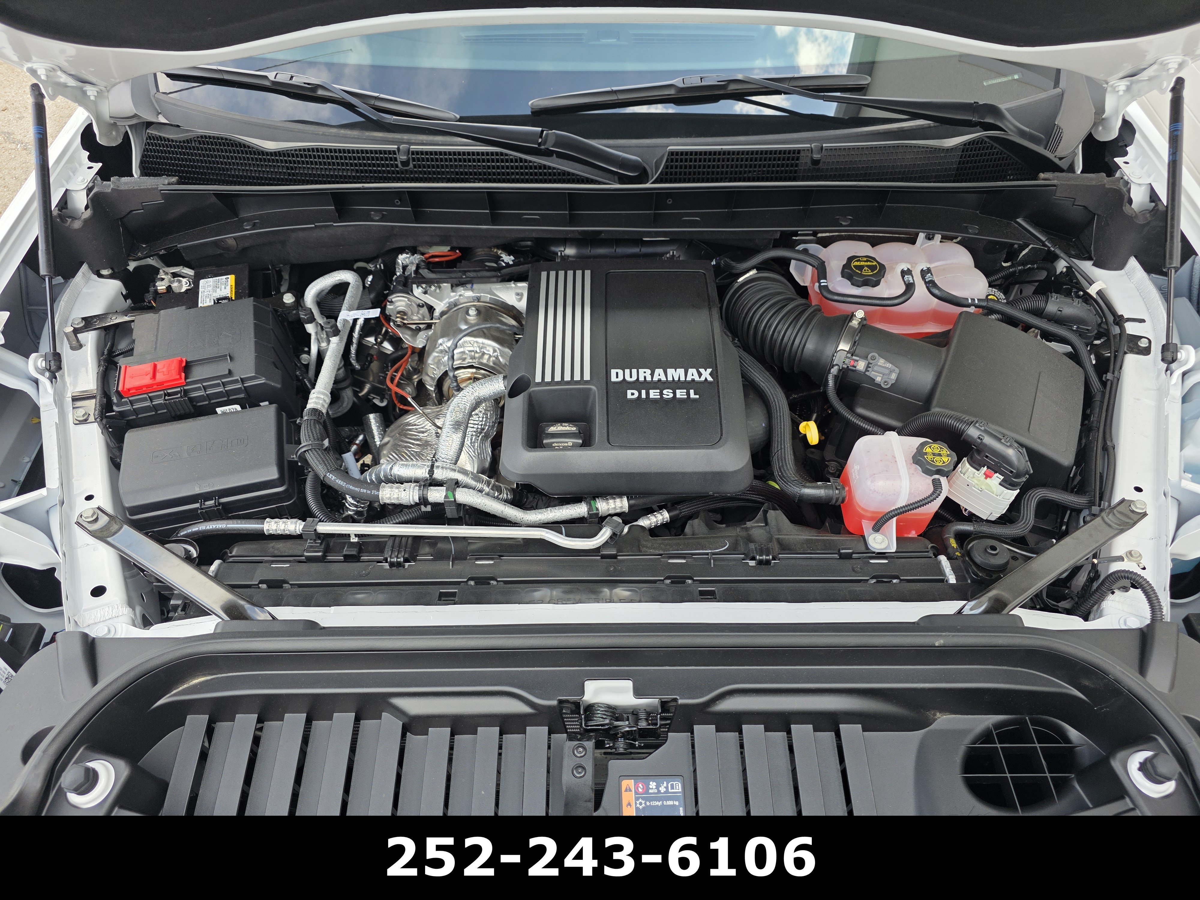 Used 2026 Summit White GMC AT4 image 44