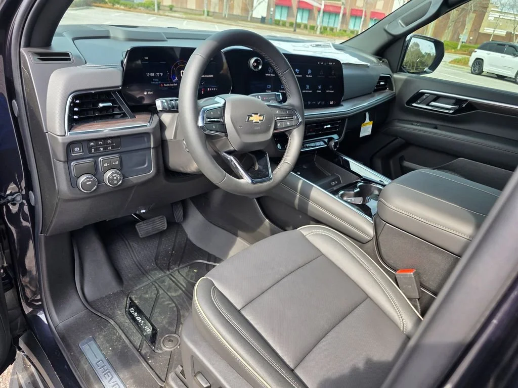 2026 Chevrolet Suburban Premier - Photo 10