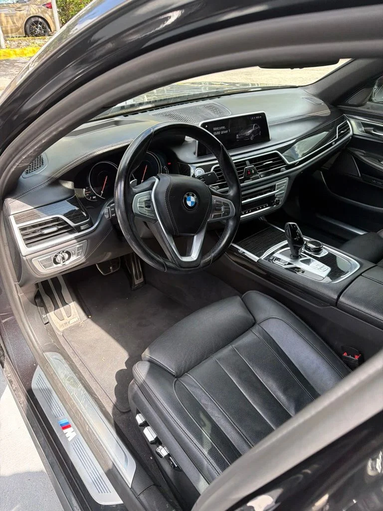 Used 2019 Gray BMW 740i image 6
