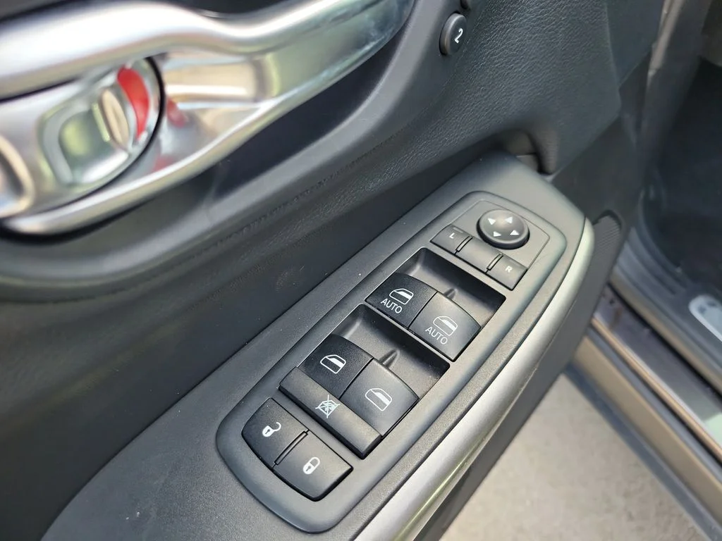 Used 2019 Gray Jeep Limited image 15