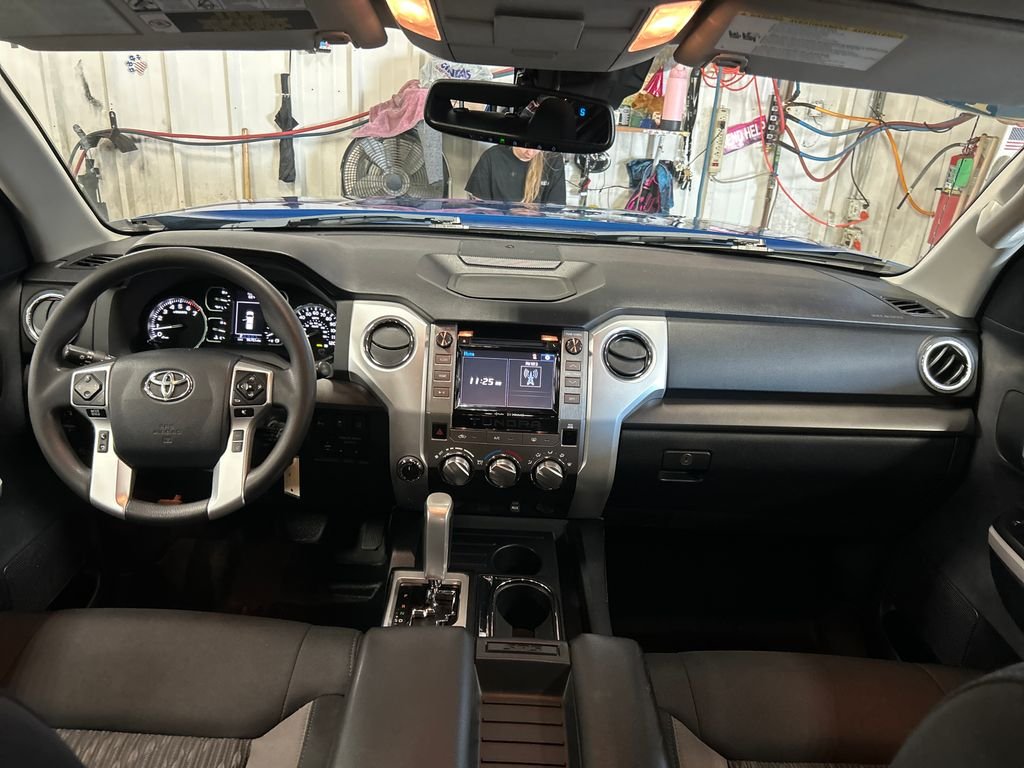 Used 2018 Blue Toyota SR5 image 19