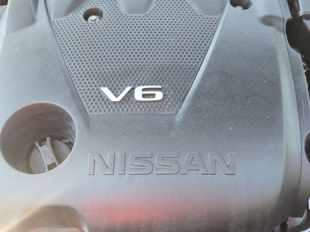 Used 2020 White Nissan 3.5 SL image 19