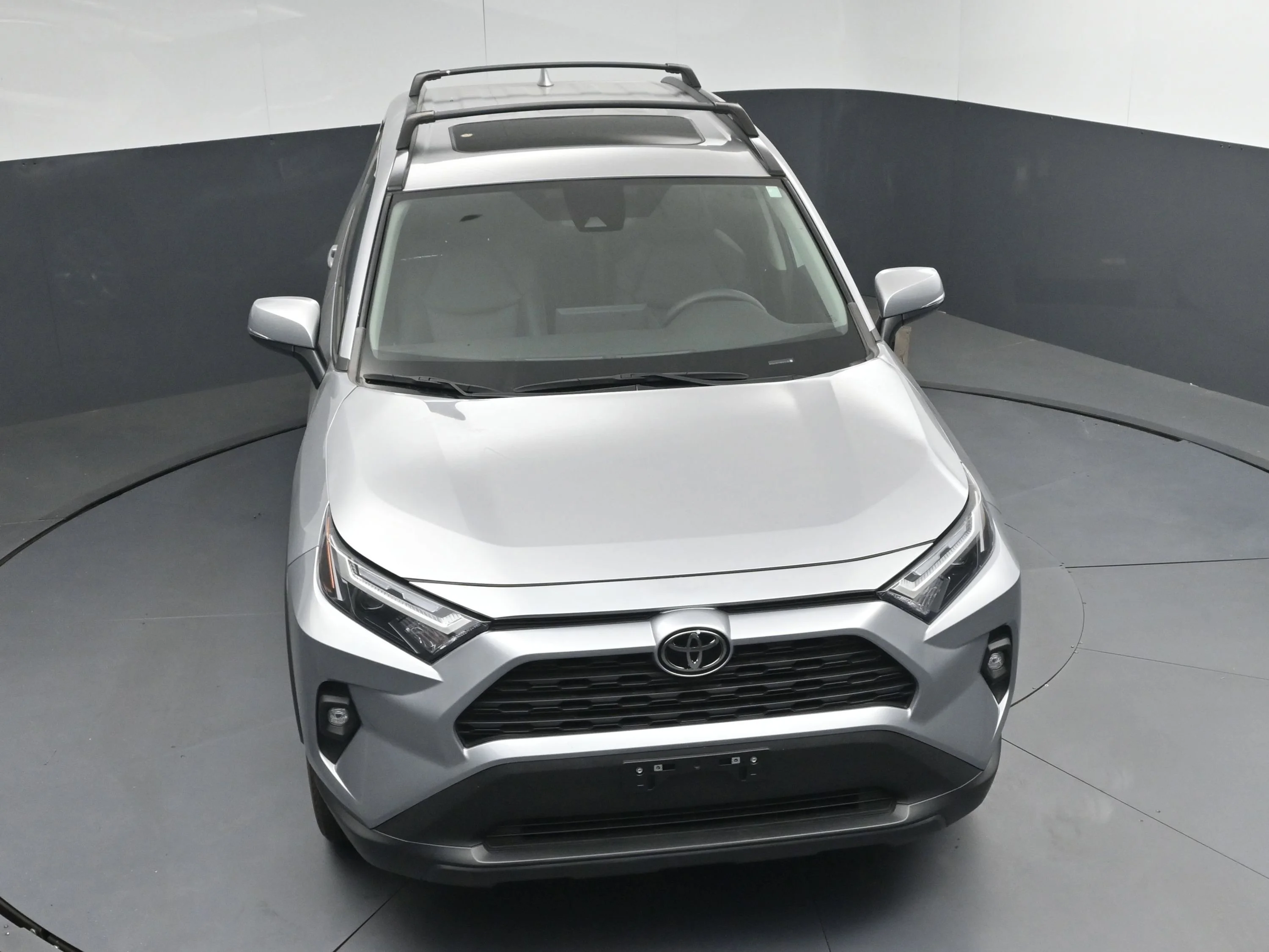 Used 2022 Silver Sky Metallic Toyota XLE Premium image 32