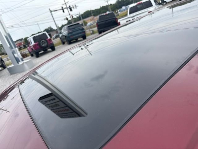Used 2022 Red Chrysler Limited image 4