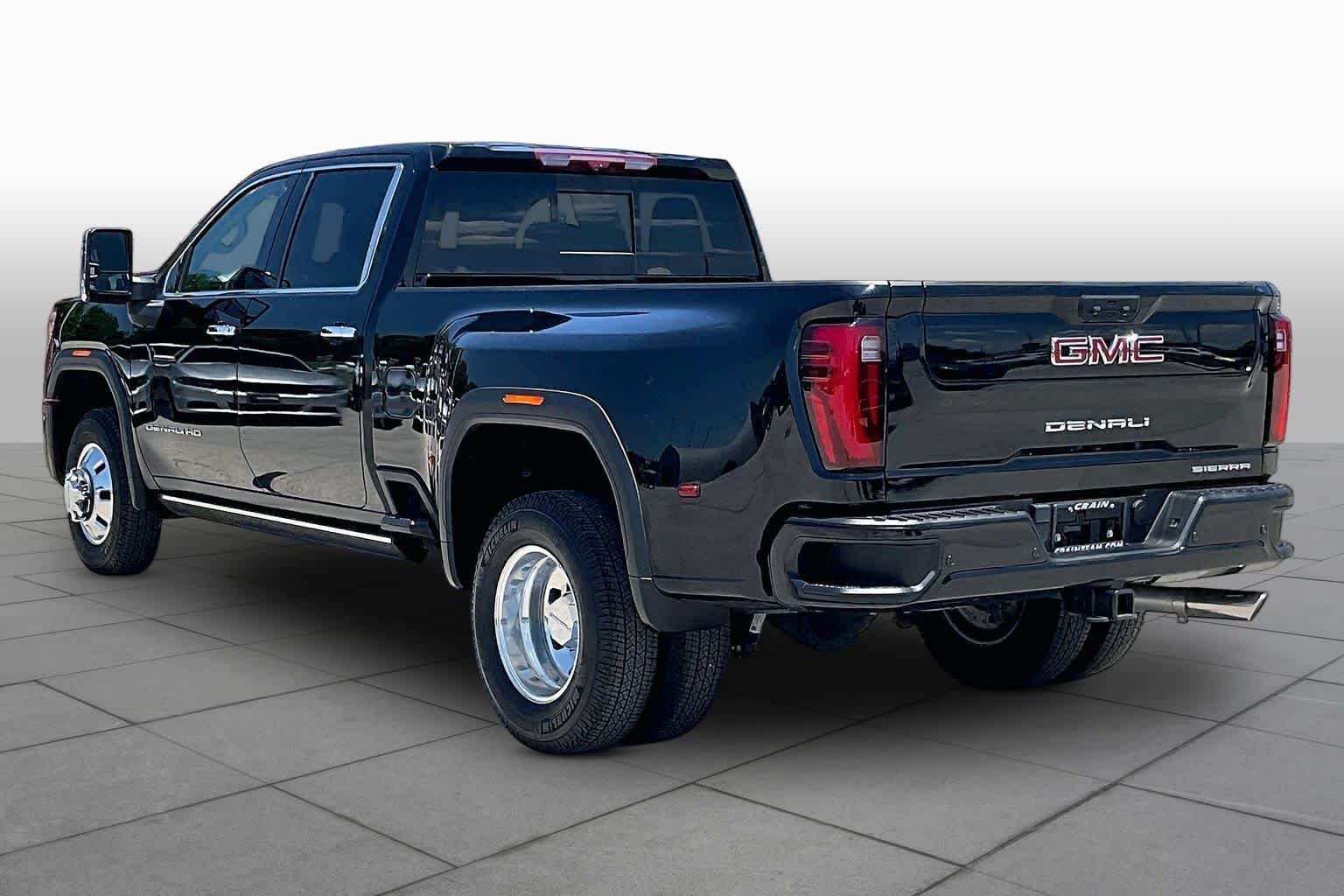 Used 2024 Onyx Black GMC Denali DRW image 12