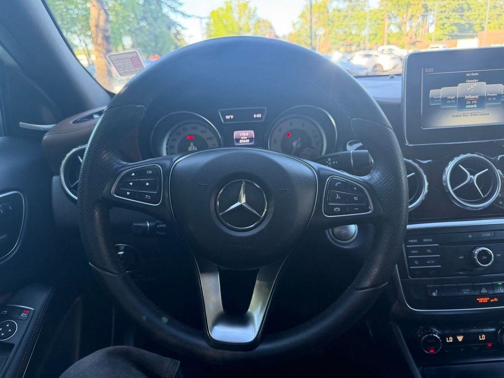 Used 2017  Mercedes-Benz GLA 250 image 22