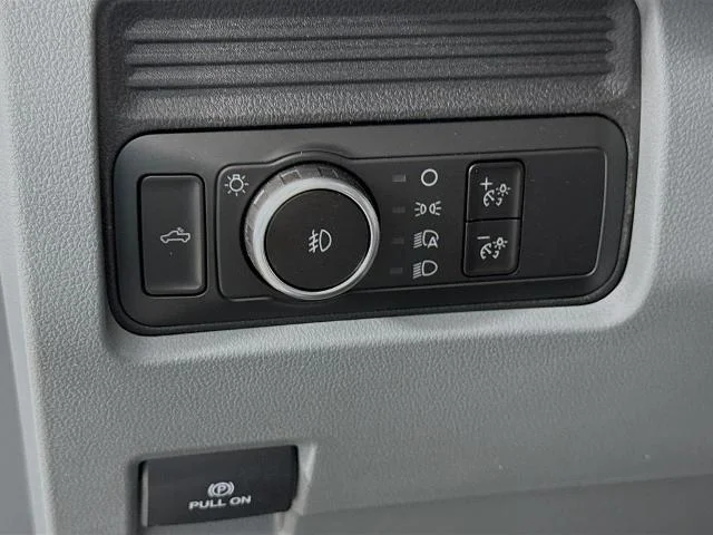 New 2026 Oxford White Ford F-250® XL image 39