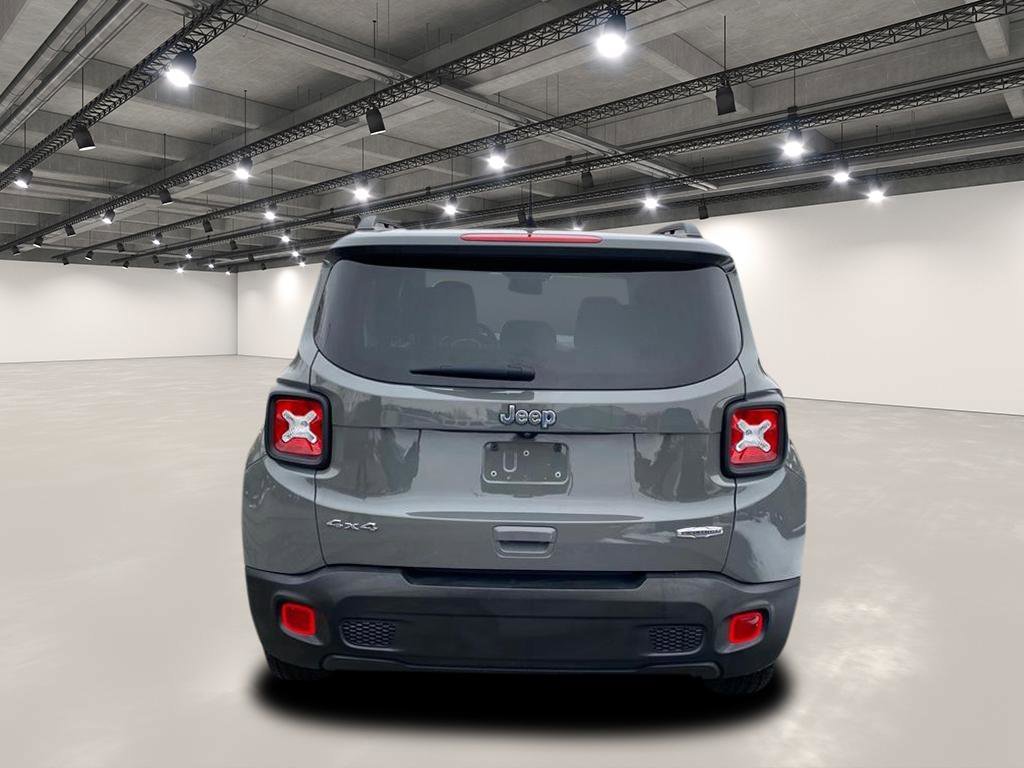 Used 2022 Sting-Gray Clearcoat Jeep Latitude image 6