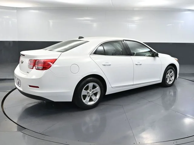 Used 2013 White Chevrolet LS image 3
