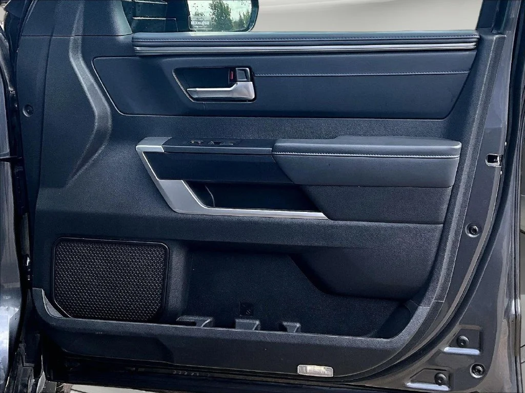 2024 Toyota Sequoia Platinum - Photo 31