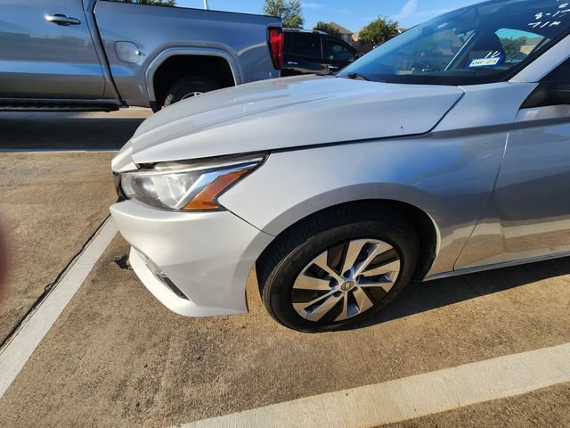 Used 2020 Silver Nissan 2.5 S image 7