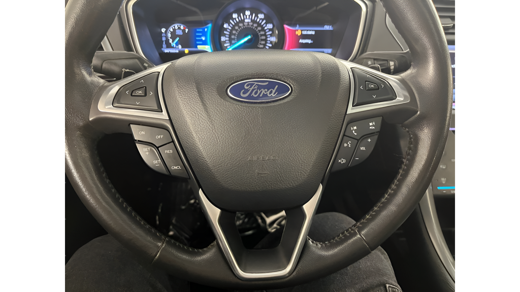 Used 2014  Ford Titanium image 21