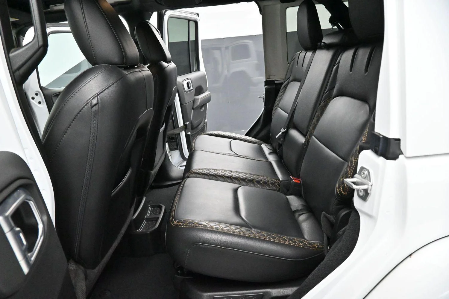 Used 2023 Bright White Clearcoat Jeep Sahara High Altitude image 29