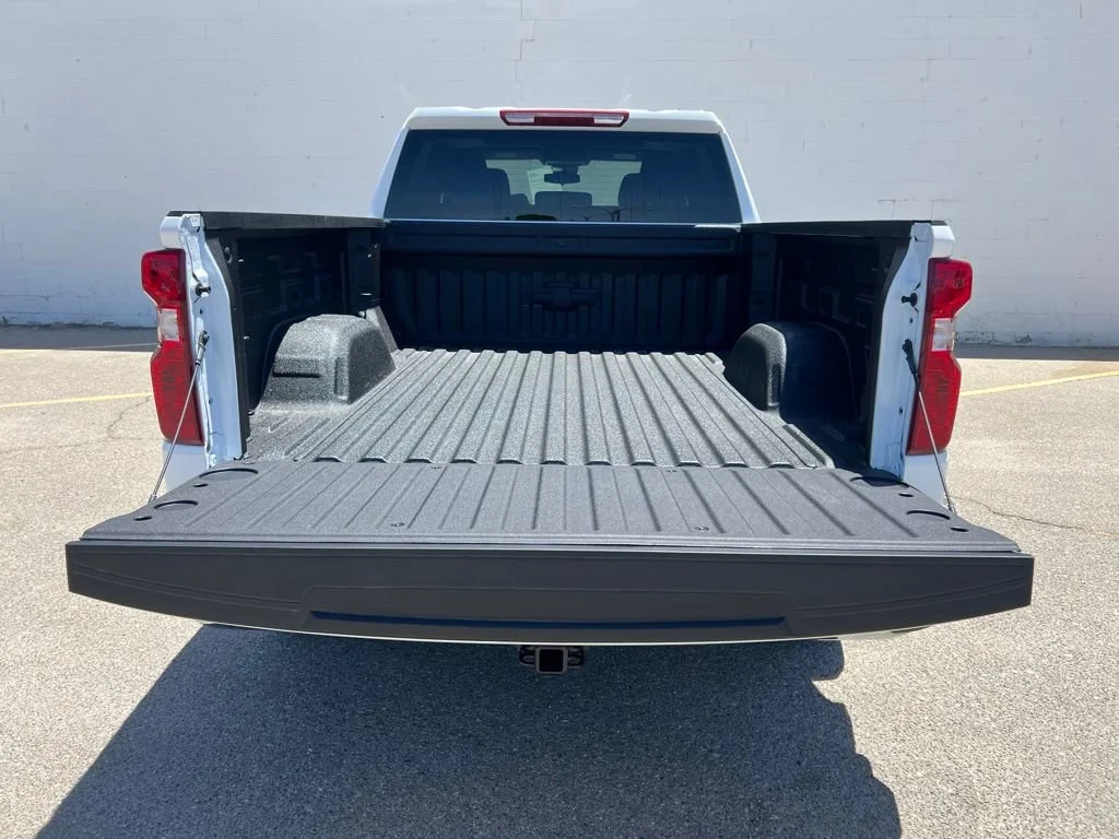 New 2026 Summit White Chevrolet LT image 5