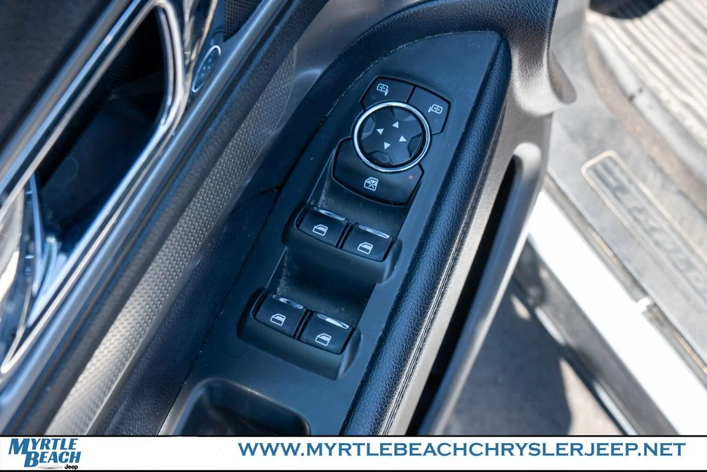 Used 2018 Oxford White Ford XLT image 17