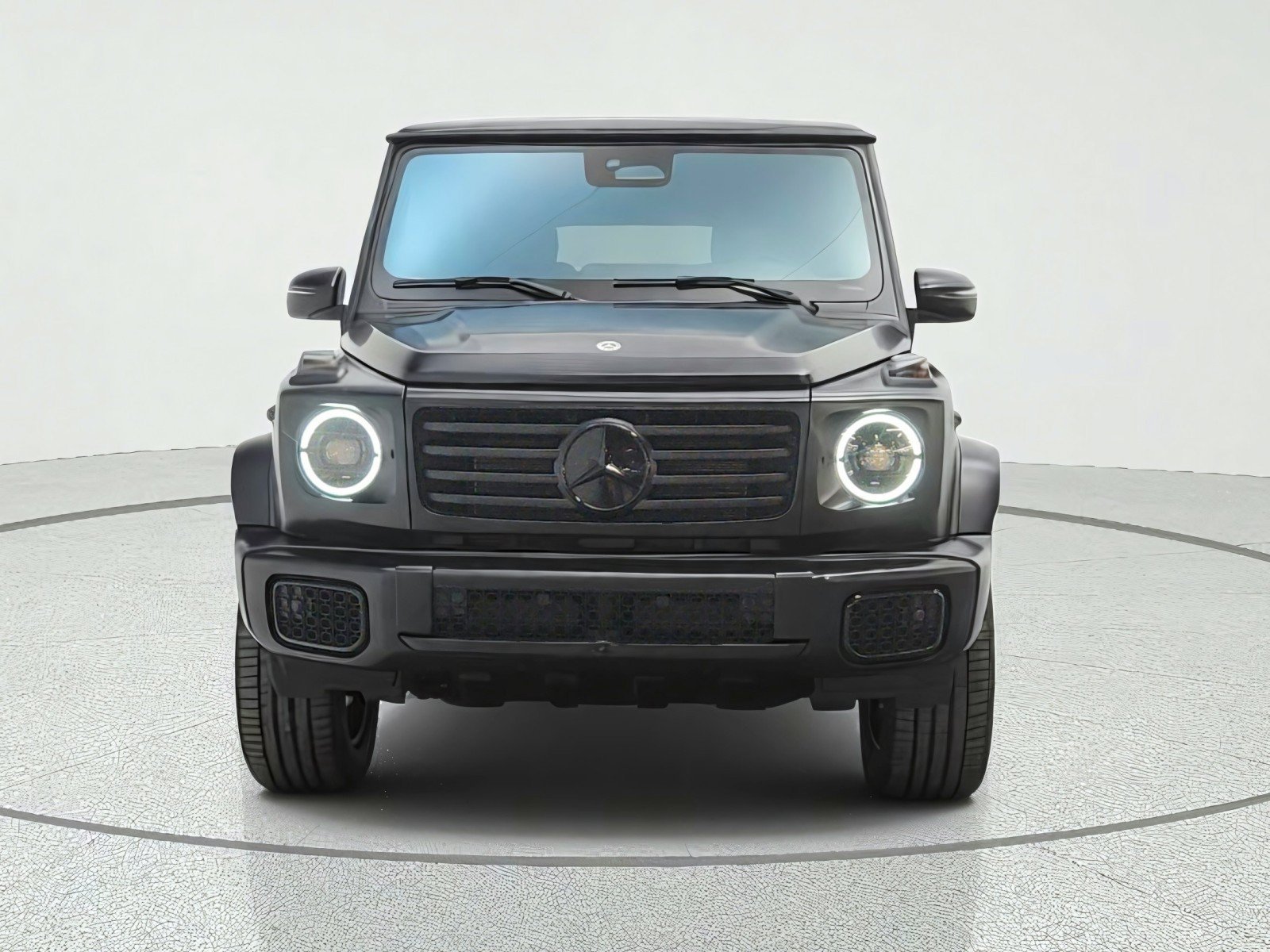 New 2027 MANUFAKTUR Night Black Magno Mercedes-Benz G 580e SUV image 23
