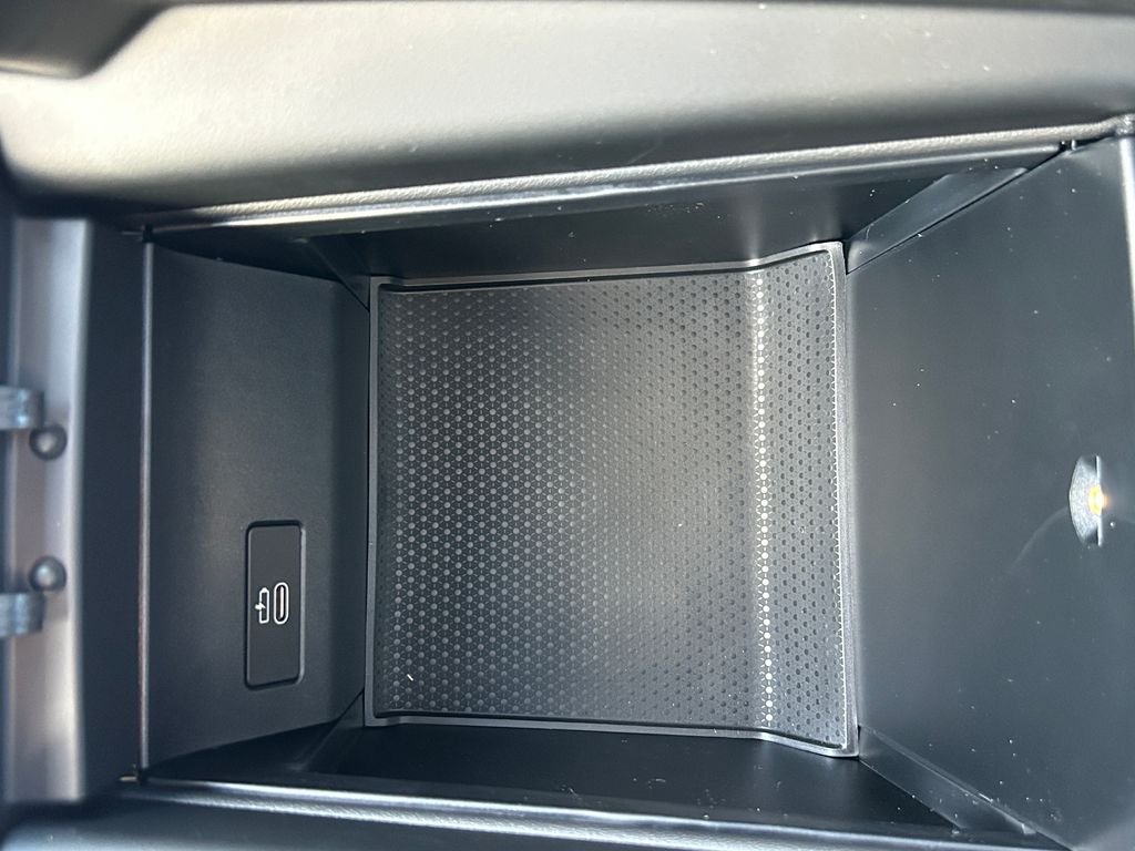 New 2027 Dravit Grey Metallic BMW xDrive40i image 29