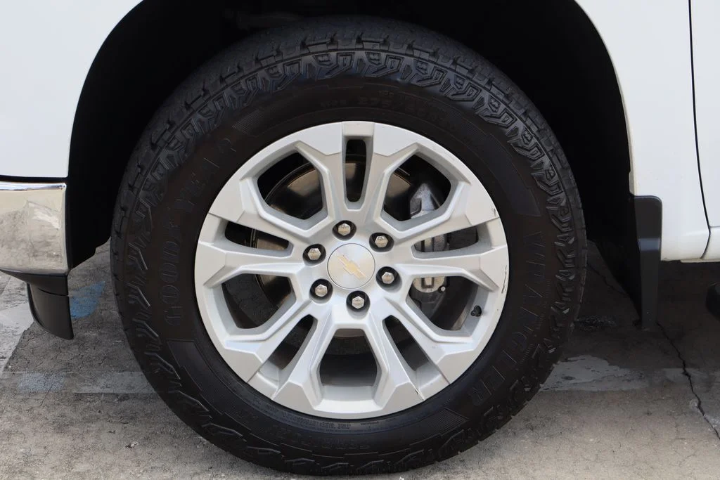 Used 2023 White Chevrolet LTZ image 32