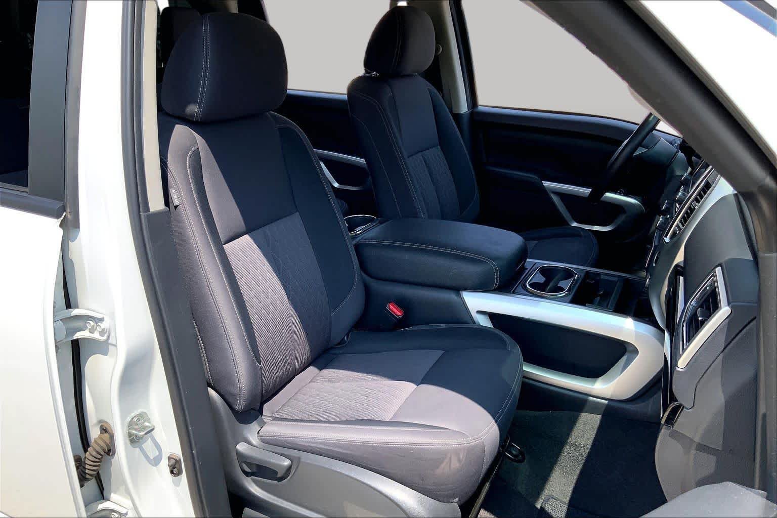 Used 2021 Glacier White Nissan SV image 9