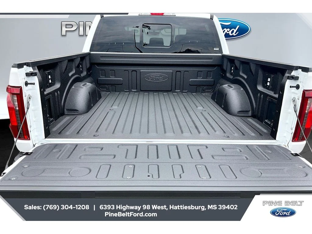 New 2026 Oxford White Ford XLT image 12