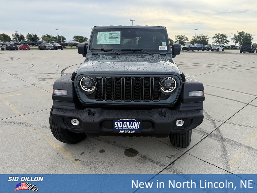 New 2026 Anvil Clear-Coat Exterior Paint Jeep 4-Door Sport S 4x4 image 3