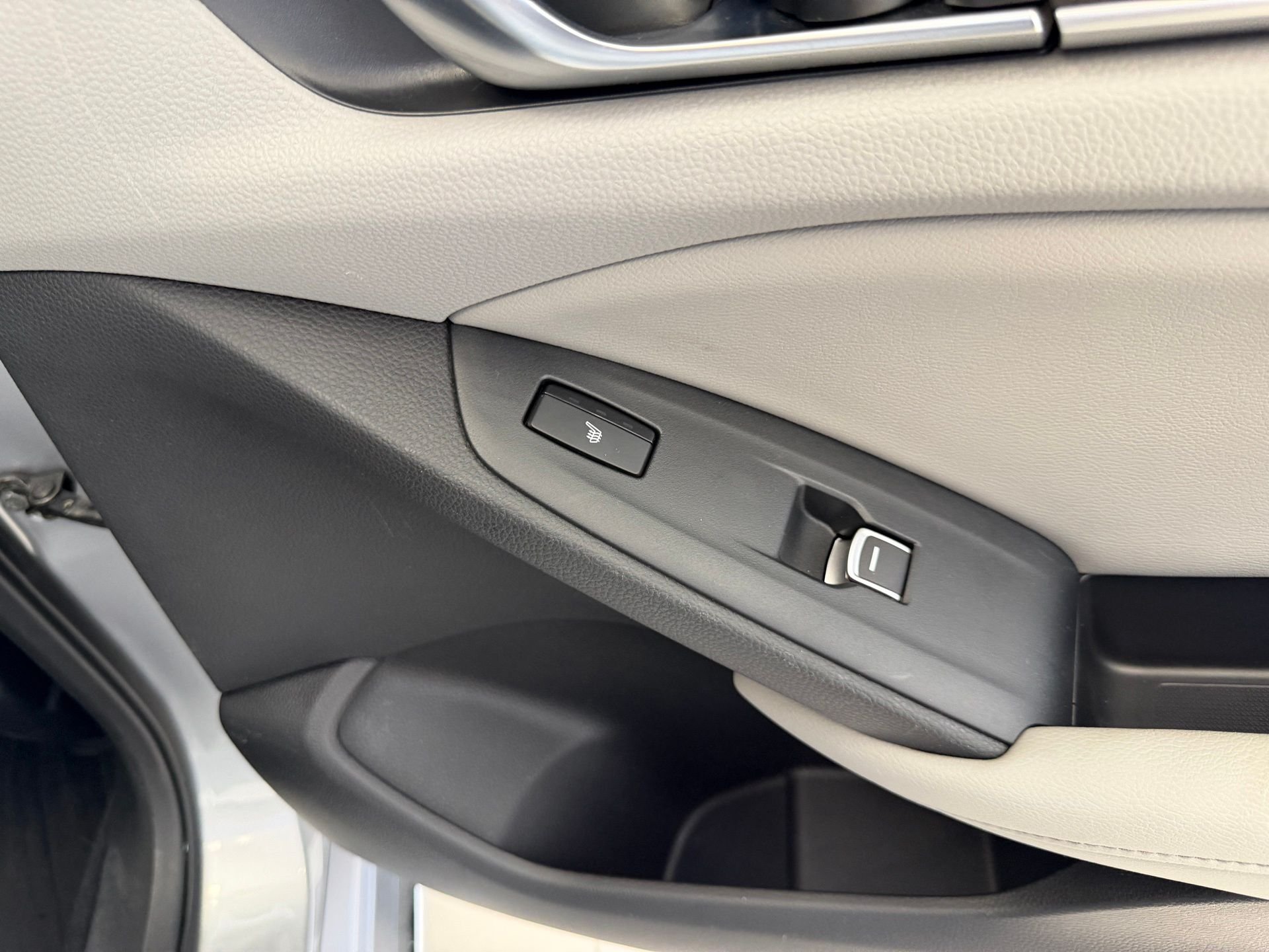 Used 2018 Silver Honda Touring image 43