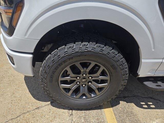 New 2026 Oxford White Ford Tremor® image 11