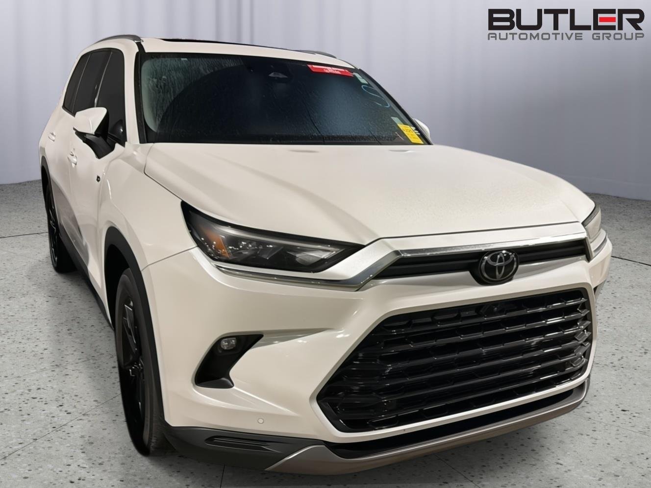 Used 2024 Wind Chill Pearl Toyota Limited image 5