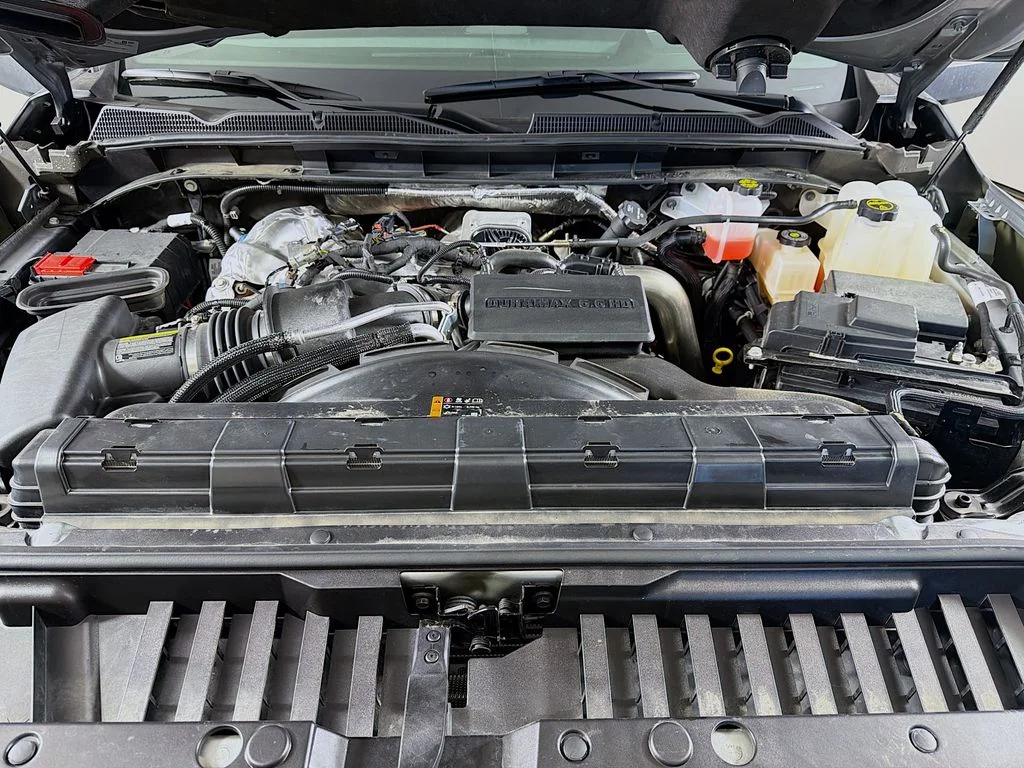 Used 2025 Silver GMC Denali Ultimate image 28