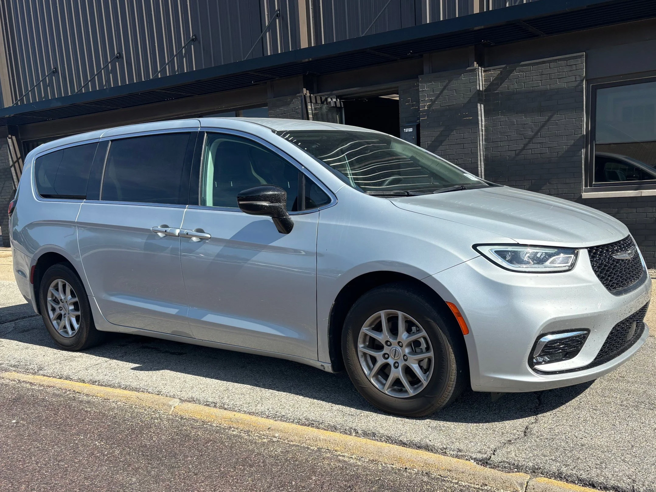 Used 2024 Silver Mist Clearcoat Chrysler Touring L image 3