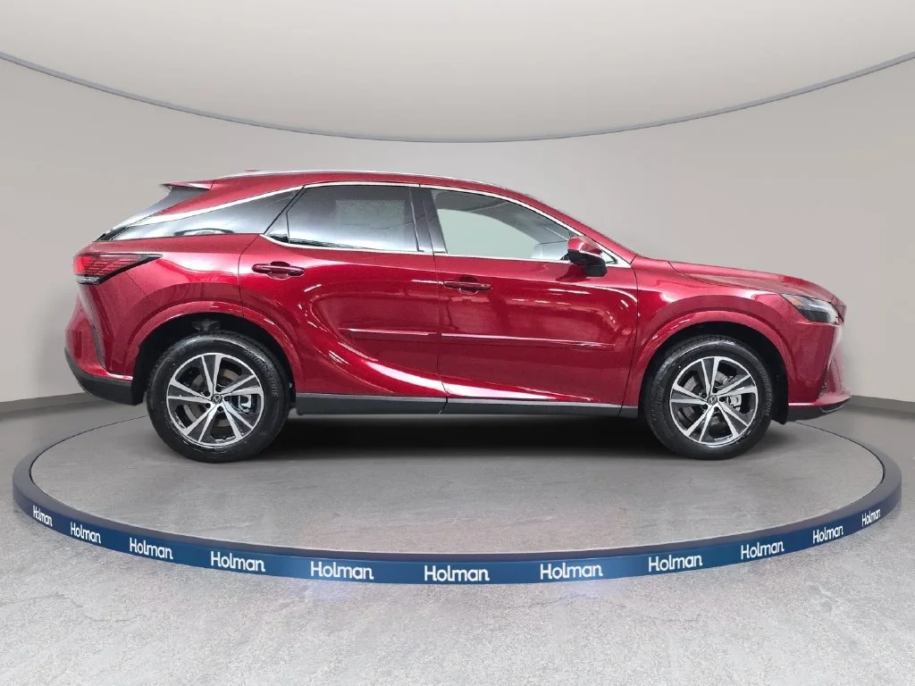 New 2026 Matador Red Mica Lexus PREMIUM image 4