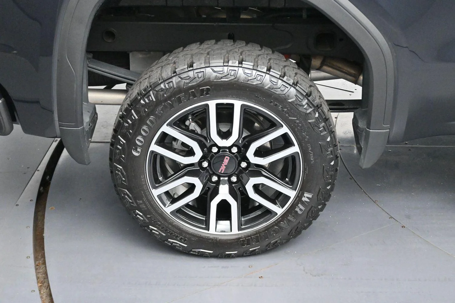 Used 2024 Titanium Rush Metallic GMC AT4 image 37