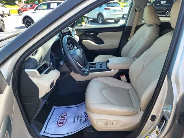 Used 2024 Silver Toyota XLE image 11