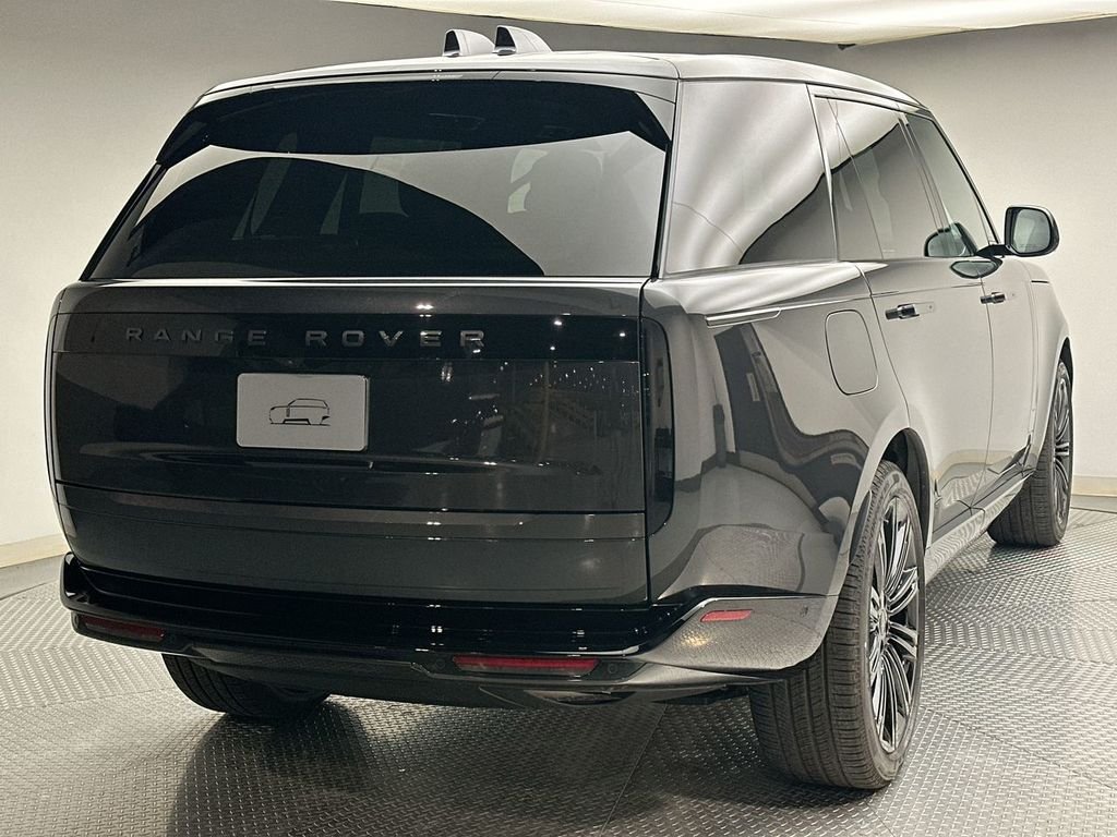 New 2026 Carpathian Gray Premium Metallic Land Rover SE image 13