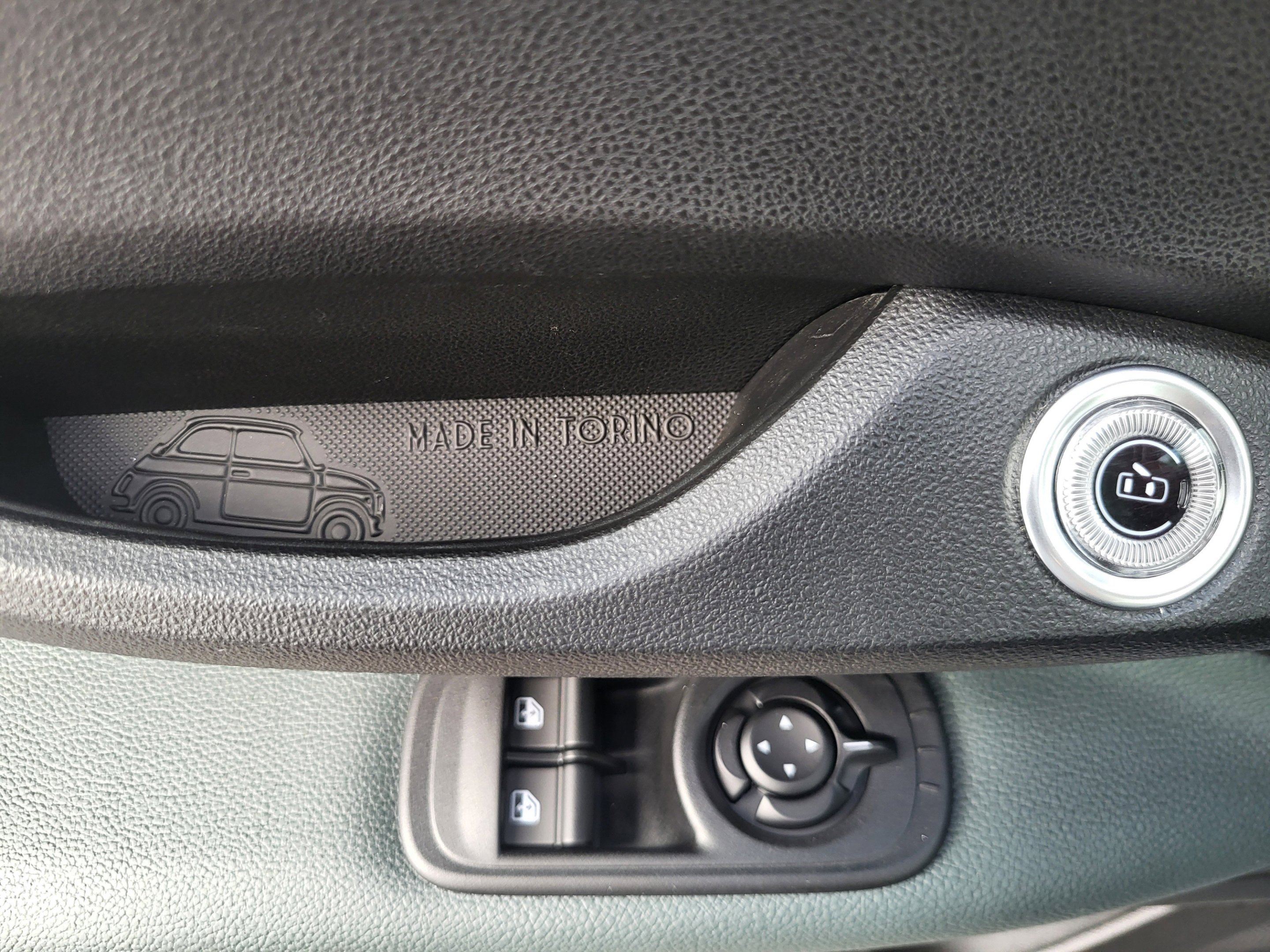 2025 FIAT 500e Base - Photo 28